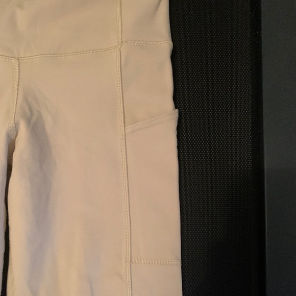 TNA Leggings. Size Medium. - Picture 5 of 7